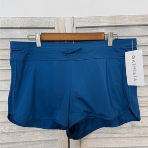 Athleta Surge Shorts NWT Women’s Size M